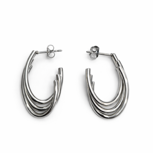 Brinco argola alongada multicamadas em banho prateado LILLARA SEMIJOIAS