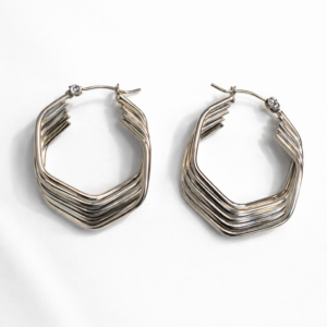 Brinco argola geométrica multicamadas prateado LILLARA SEMIJOIAS