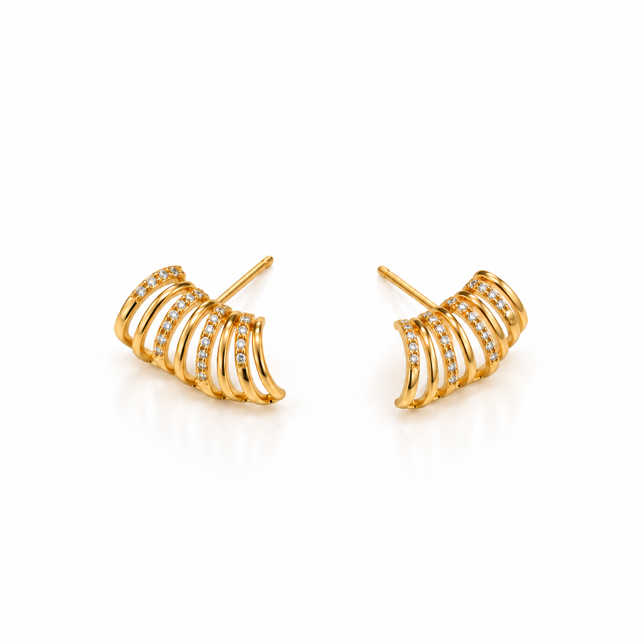 Brinco quadrado dourado com microzircônias transparentes LILLARA Semijoias - Imagem 2